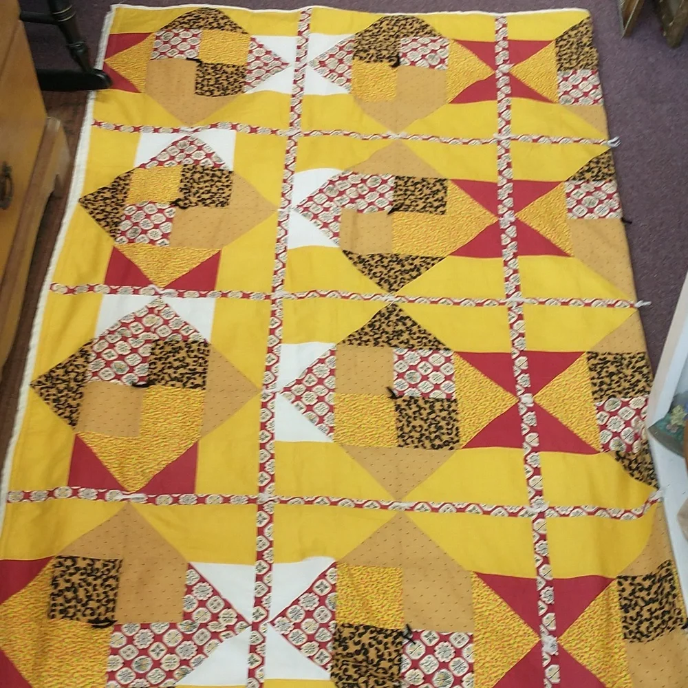 Vintage Quilt 65x82 - Picture 1 of 5